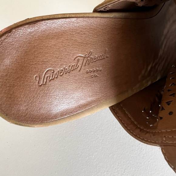 Universal Thread Heals - Picture 2 of 6